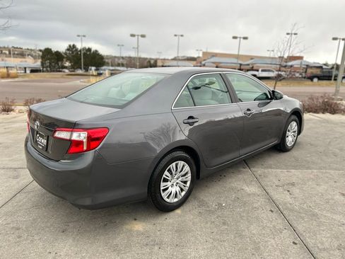 Used 2014 Toyota Camry L image 7