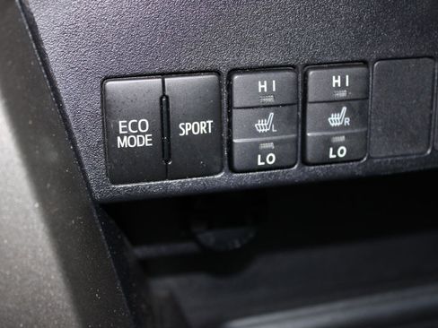 Used 2014 Toyota RAV4 Limited image 22