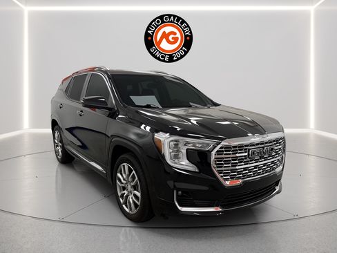 Used 2022 GMC Terrain Denali w/ Denali Premium Package AWD/4WD image 1