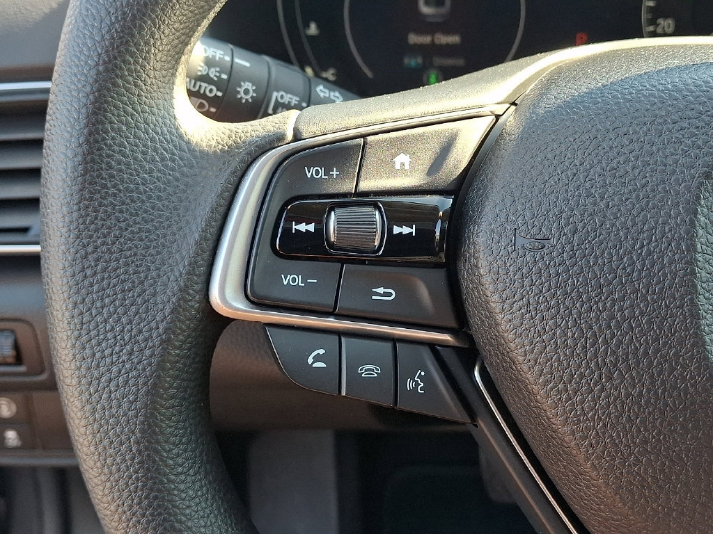 Used 2018 Honda Accord EX image 22
