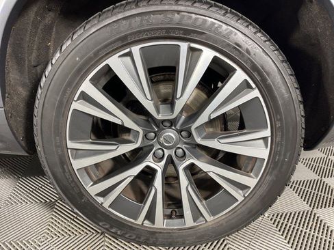 Used 2020 Volvo XC90 T6 Momentum AWD/4WD image 11