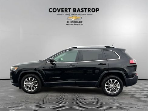 Used 2019 Jeep Cherokee Latitude Plus image 4
