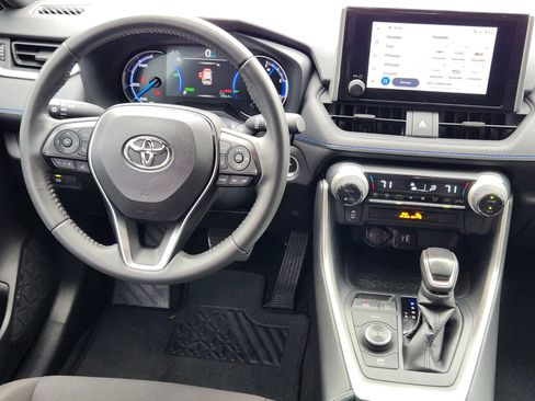 Used 2024 Toyota RAV4 SE AWD/4WD image 9