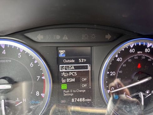 Used 2019 Toyota Highlander XLE AWD/4WD image 12