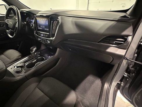 Used 2023 Chevrolet Traverse LT FWD image 29