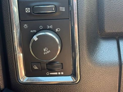Used 2016 RAM 1500 Laramie w/ Convenience Group AWD/4WD image 41
