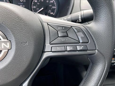 Used 2024 Nissan Altima 2.5 S FWD image 11