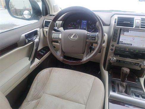 Used 2017 Lexus GX 460 Premium image 16