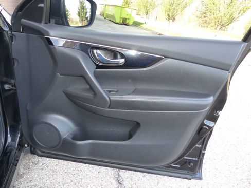 Used 2018 Nissan Rogue Sport SL w/ SL Premium Package AWD/4WD image 40