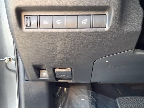 Certified 2021 Toyota RAV4 XLE w/ XLE Grade Weather Package AWD/4WD image 19