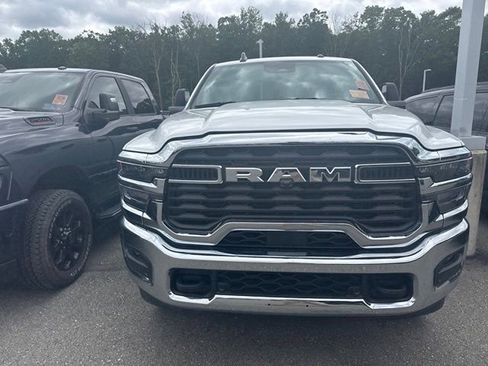 Used 2026 RAM 2500 Big Horn AWD/4WD image 4