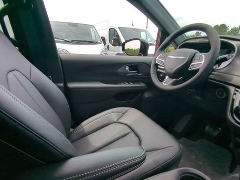 New 2026 Chrysler Voyager LX image 15