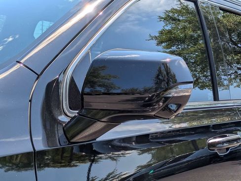 Used 2022 Cadillac Escalade ESV Premium Luxury RWD image 11