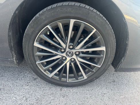 Certified 2023 Lexus ES 350 w/ Premium Package image 7