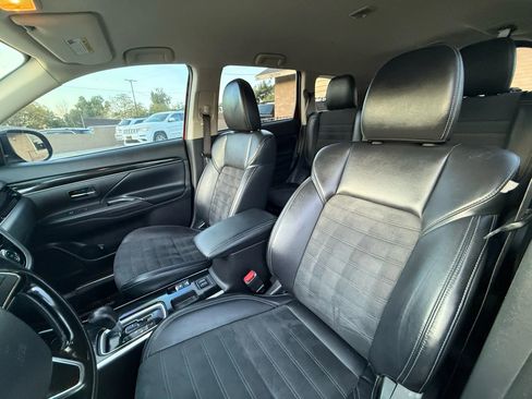 Used 2019 Mitsubishi Outlander SE image 10