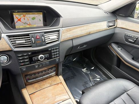 Used 2011 Mercedes-Benz E 350 4MATIC Sedan image 21