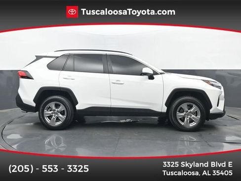 Used 2022 Toyota RAV4 XLE image 1