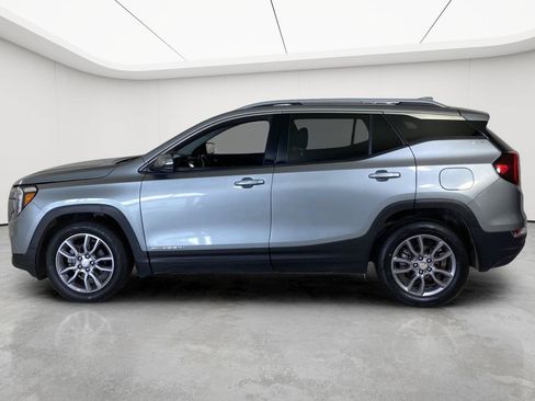 Used 2024 GMC Terrain SLT FWD image 7
