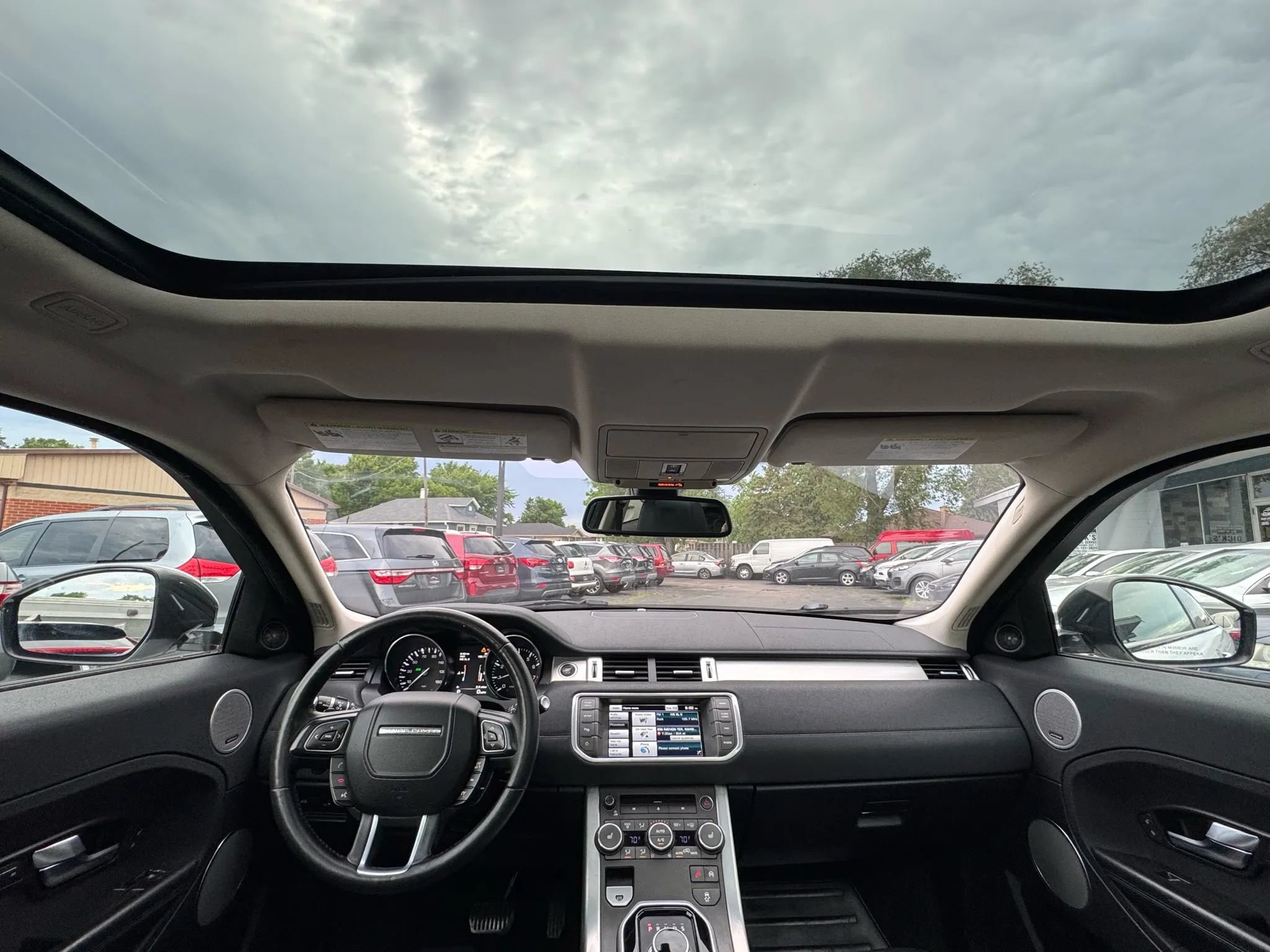 Used 2015 Land Rover Range Rover Evoque Pure Plus AWD/4WD image 2