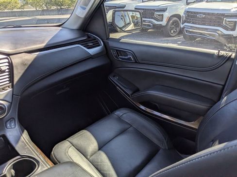Used 2020 Chevrolet Suburban LT image 20