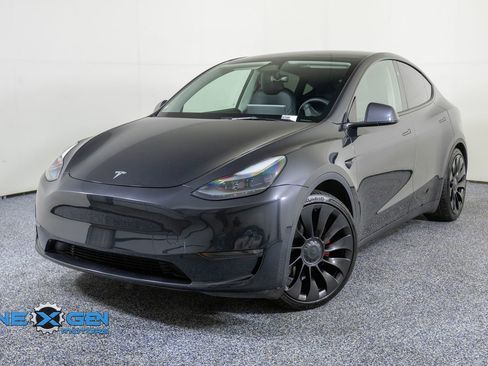 Used 2025 Tesla Model Y Performance AWD/4WD image 3