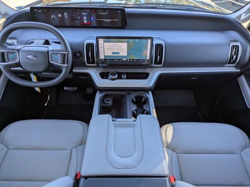 New 2025 Ford Expedition Max Active image 17