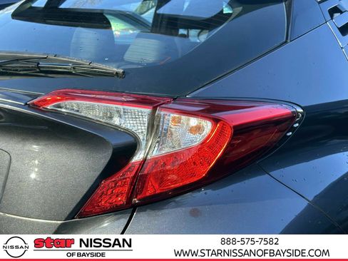 Used 2019 Toyota C-HR XLE image 6