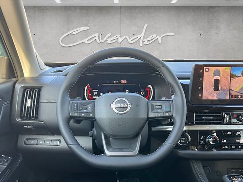 New 2026 Nissan Pathfinder Platinum FWD image 22