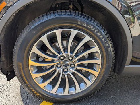 Used 2020 Lincoln Aviator Reserve w/ Equipment Group 201A image 11