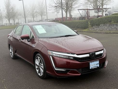 Used 2018 Honda Clarity Plug-In Hybrid image 2
