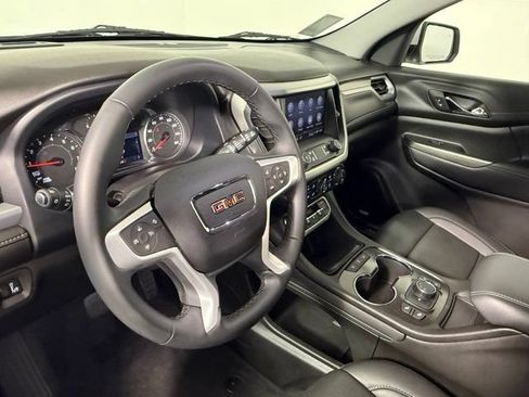 Used 2023 GMC Acadia SLT FWD image 15