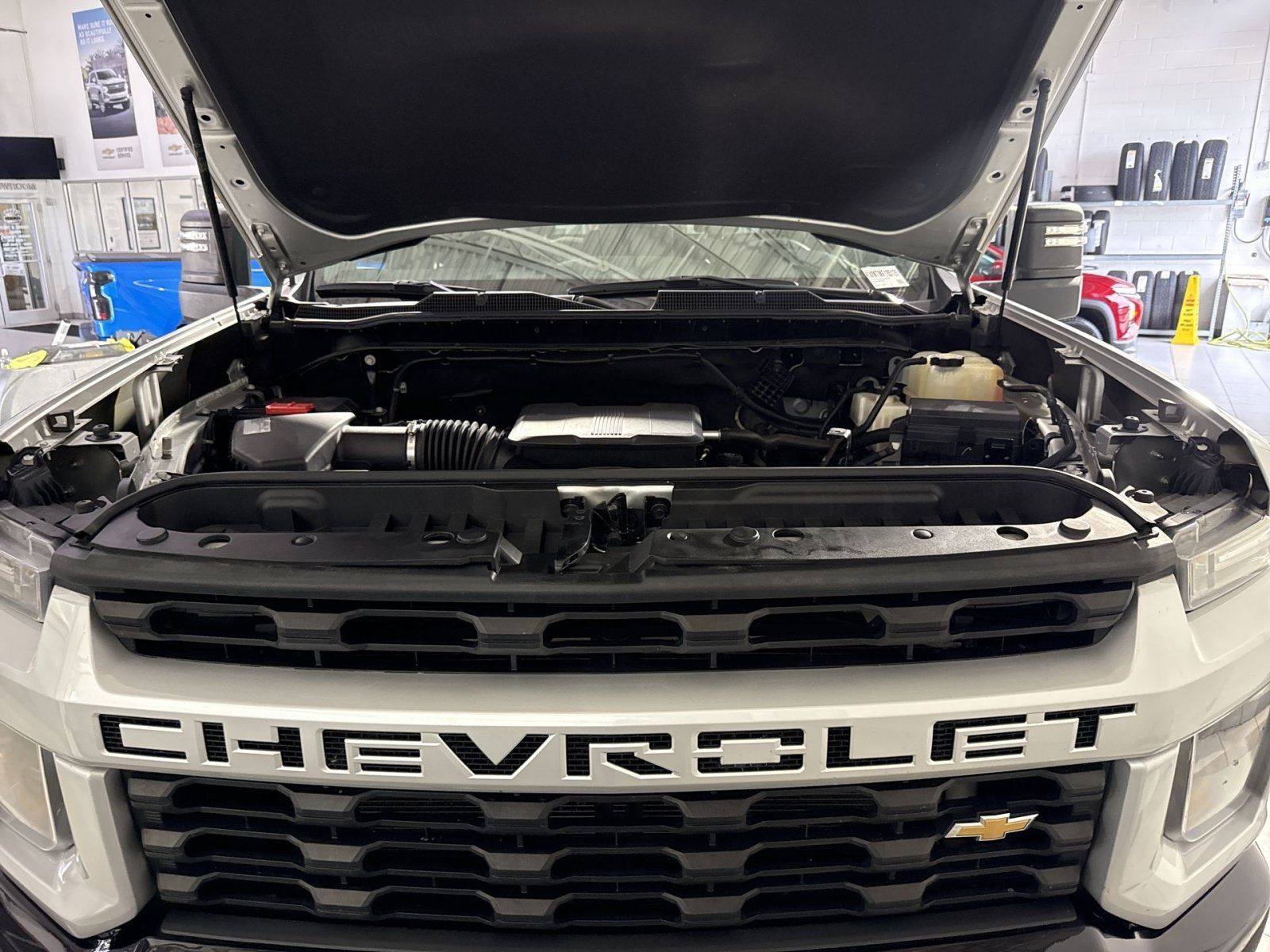 Used 2021 Chevrolet Silverado 2500 Custom w/ Custom Value Package AWD/4WD image 29