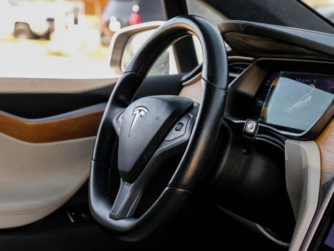 Used 2021 Tesla Model X Long Range image 17