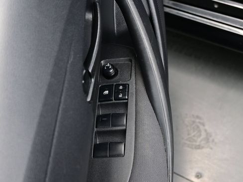 Used 2022 Toyota Corolla LE FWD image 11