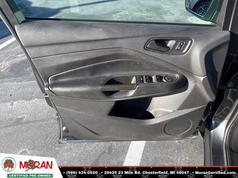 Used 2019 Ford Escape S image 9