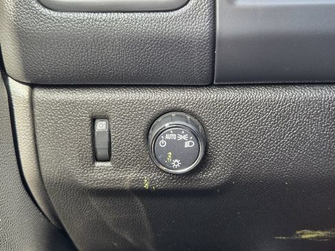 Used 2022 Chevrolet Colorado LT w/ Fleet Safety Package RWD image 23
