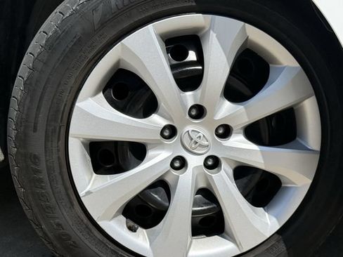 Used 2024 Toyota Corolla LE FWD image 10
