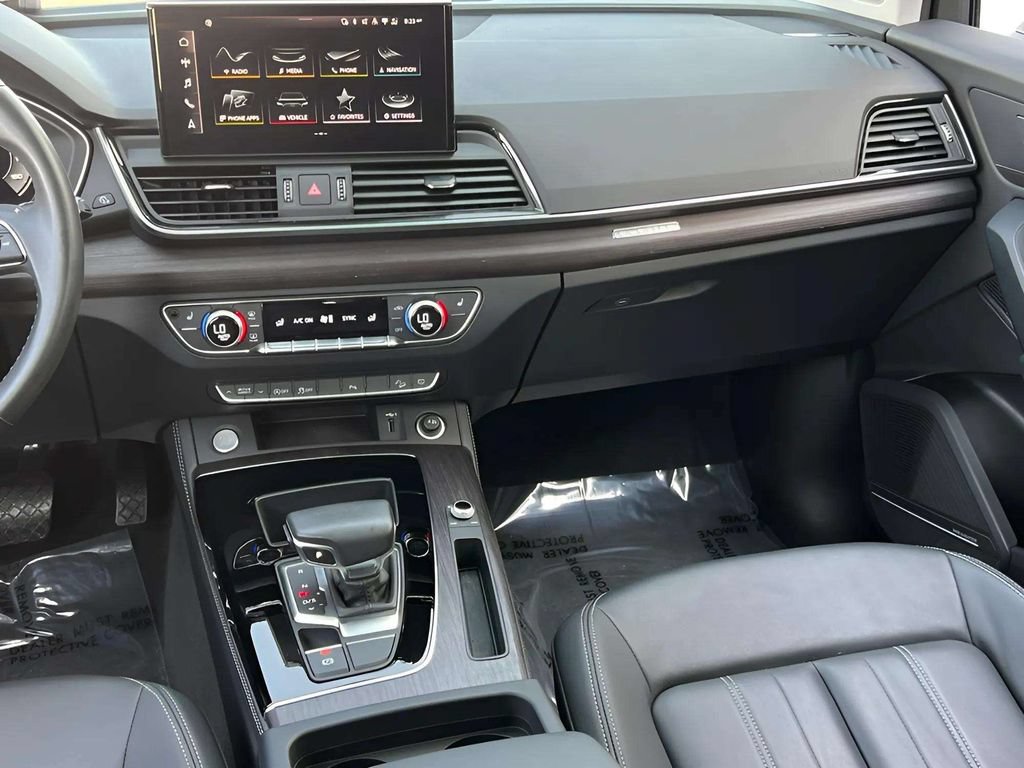 Used 2023 Audi Q5 2.0T Premium Plus w/ Premium Plus Package AWD/4WD image 25