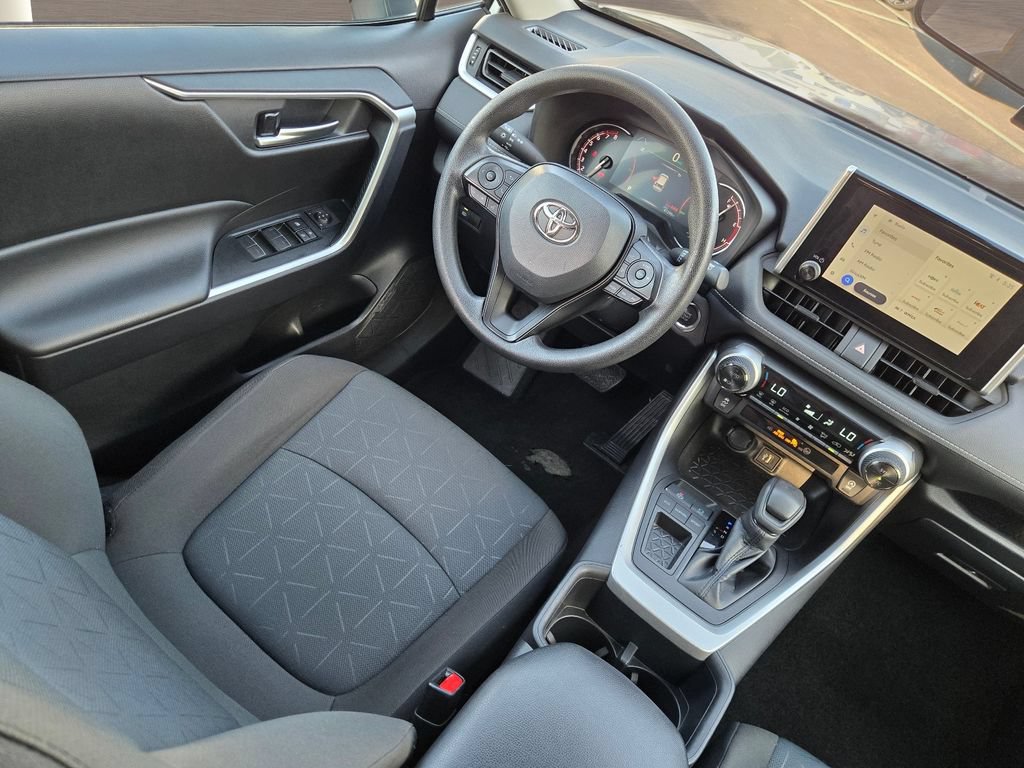Used 2025 Toyota RAV4 XLE FWD image 16