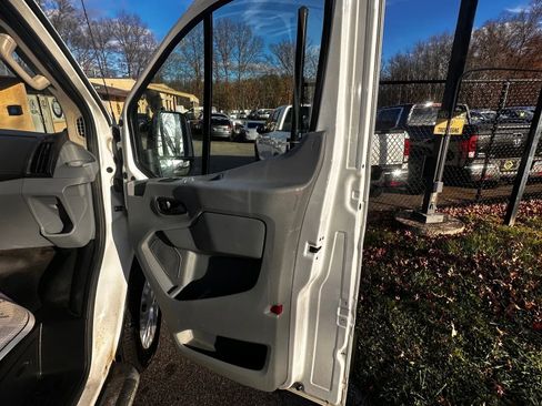Used 2019 Ford Transit 250 130 Low Roof w/ Exterior Upgrade Package image 33