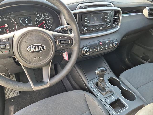 Used 2017 Kia Sorento AWD image 8