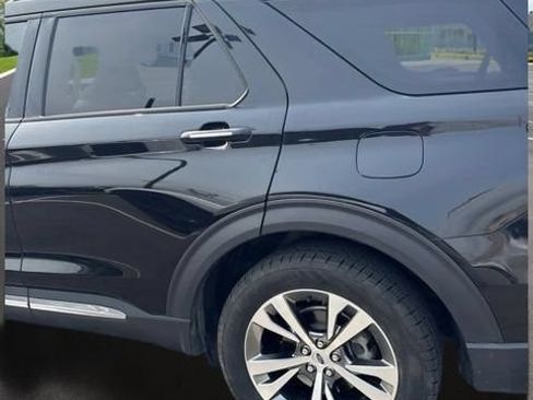 Used 2020 Ford Explorer Platinum w/ Premium Technology Package AWD/4WD image 9