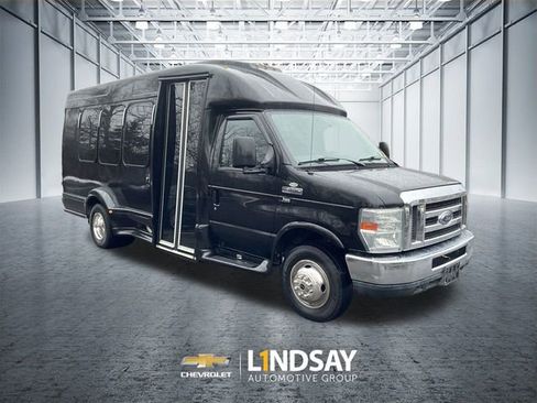 Used 2014 Ford E-350 and Econoline 350 Super Duty image 2