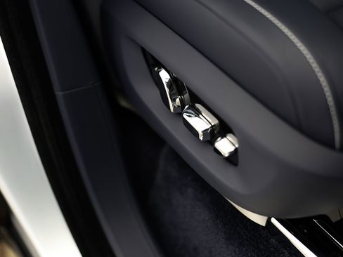 New 2026 Rolls-Royce Cullinan image 37