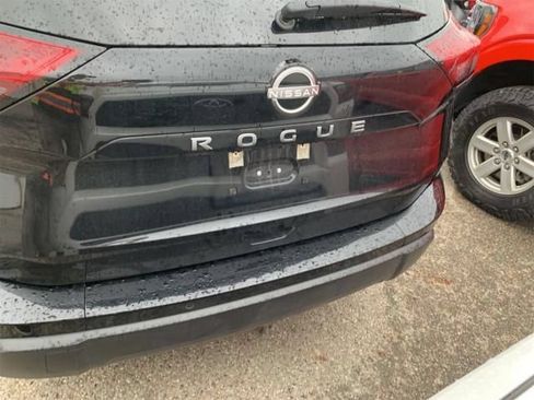 Used 2025 Nissan Rogue SV FWD image 4