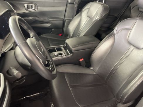 Used 2024 Kia Sorento S image 18