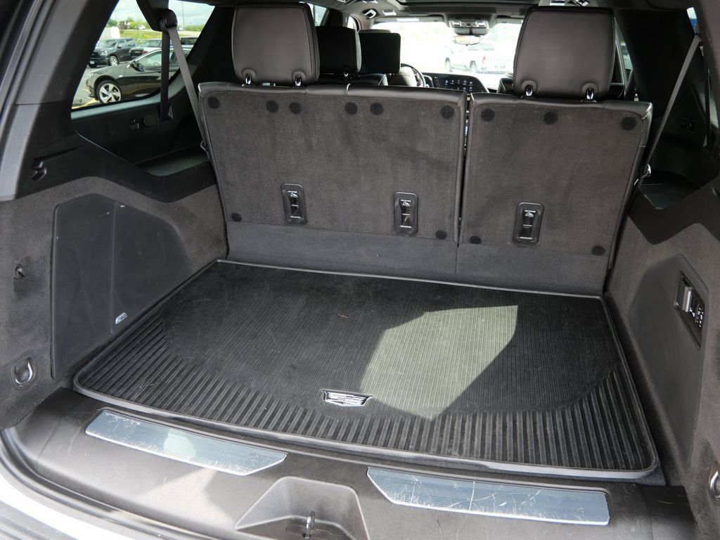 Used 2023 Cadillac Escalade ESV Premium Luxury Platinum AWD/4WD image 11