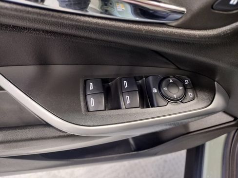 Used 2024 Chevrolet Trax RS FWD image 19