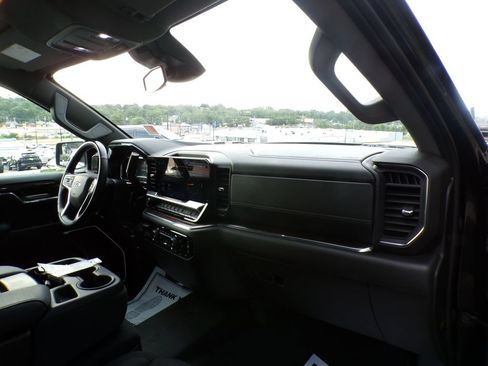Used 2023 Chevrolet Silverado 1500 RST AWD/4WD image 14