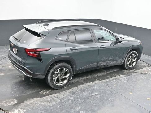 Used 2025 Chevrolet Trax LT image 41